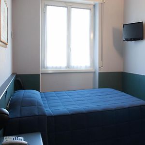 Single Room French Bed